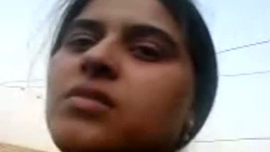 Indian Village Bhabhi Giving Hot Blowjob Session To Her Secret Lover