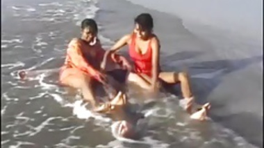 Nri Women Nipple Slip While Get Massage Old Man On Beach