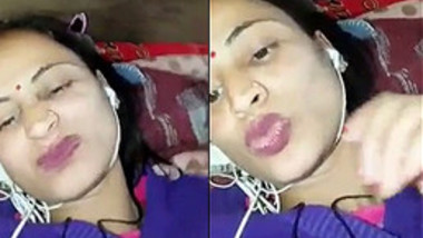 Cute girl fingered and screwed in bhabi sex video